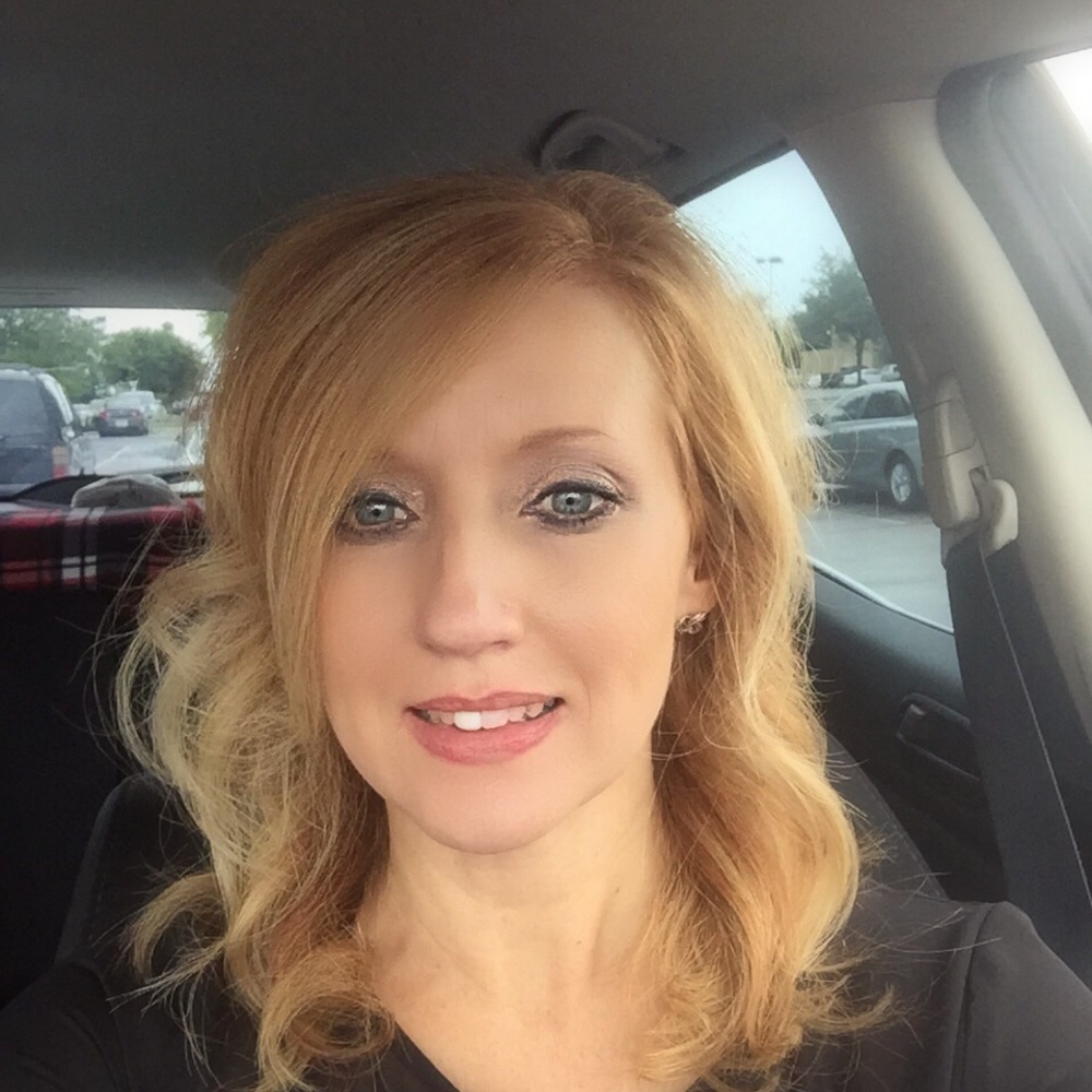 Meet your Posher, Andrea